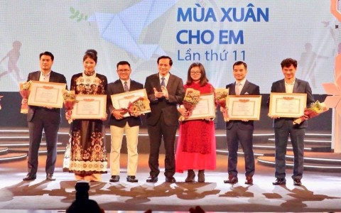 Doanh nhân Đinh Trọng Vỹ - Người sáng lập ra Quỹ Hành Trình Kết Nối Yêu Thương Việt Nam đầy nhân văn